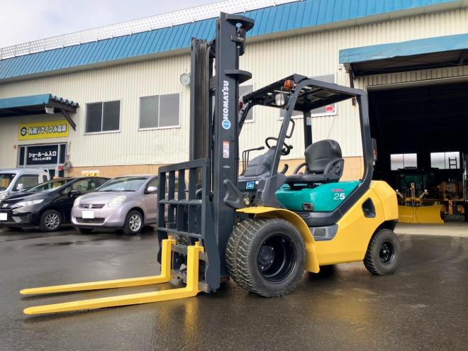 フォークリフトコマツ　中古　FD25T-16　建機