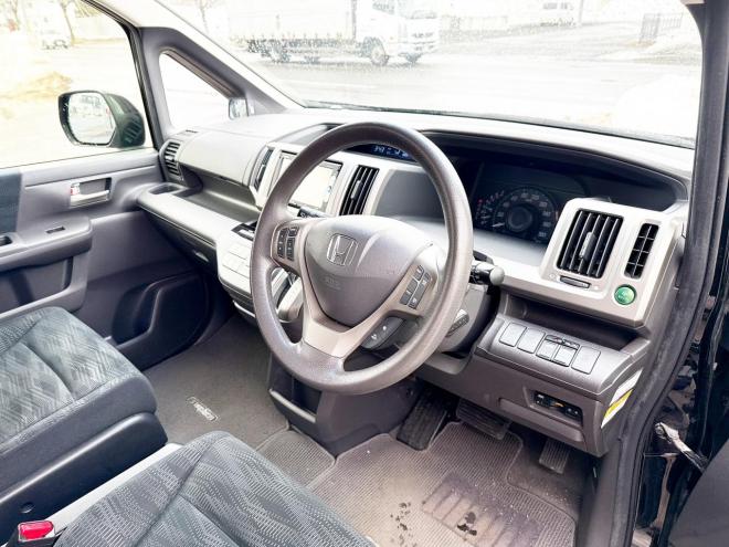 ステップワゴン2.0Gコンフォート セレクション 4WD　ローンが不安な方＜優遇ローン＞寒冷地仕様　両側パワースライドドア　純正ナビ　 4WD