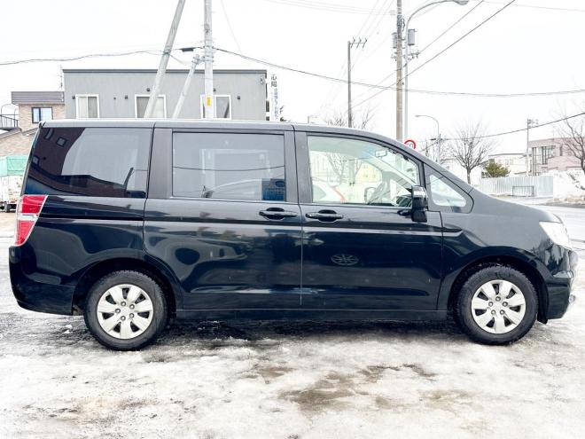 ステップワゴン2.0Gコンフォート セレクション 4WD　ローンが不安な方＜優遇ローン＞寒冷地仕様　両側パワースライドドア　純正ナビ　 4WD