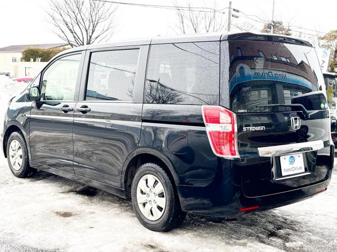 ステップワゴン2.0Gコンフォート セレクション 4WD　ローンが不安な方＜優遇ローン＞寒冷地仕様　両側パワースライドドア　純正ナビ　 4WD