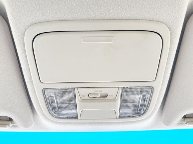 ステップワゴン2.0Gコンフォート セレクション 4WD　ローンが不安な方＜優遇ローン＞寒冷地仕様　両側パワースライドドア　純正ナビ　 4WD