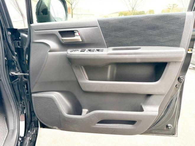 ステップワゴン2.0Gコンフォート セレクション 4WD　ローンが不安な方＜優遇ローン＞寒冷地仕様　両側パワースライドドア　純正ナビ　 4WD