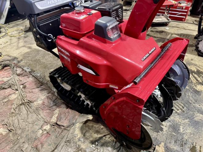 除雪機極上！ホンダ HSS1370i ハイブリッド 13馬力家庭用除雪機 クロスオーガ