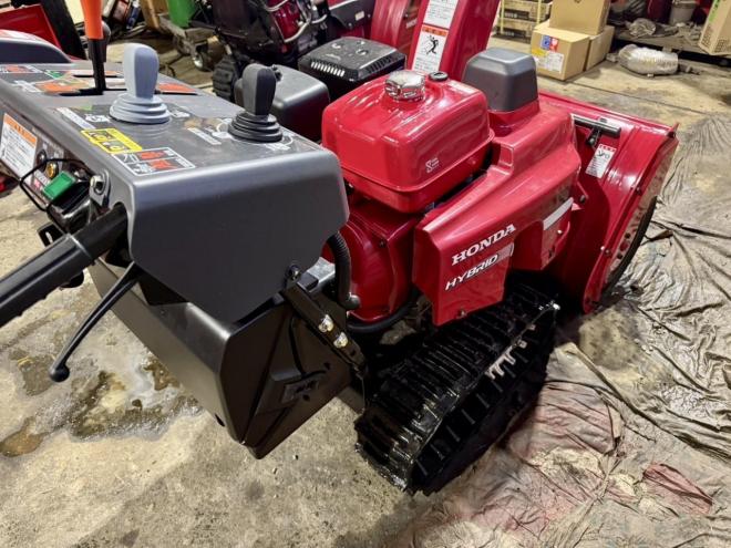 除雪機極上！ホンダ HSS1370i ハイブリッド 13馬力家庭用除雪機 クロスオーガ