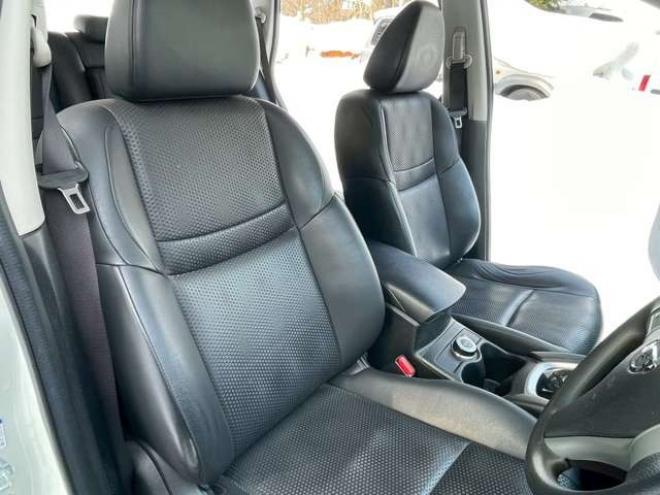 エクストレイル2.0 20S 2列車 4WD　ETC　パワステ　パワーウィンドウ　ABS　アイドリングストップ　エアコン　ナビ　キーレスエントリー　寒冷地仕様 2000