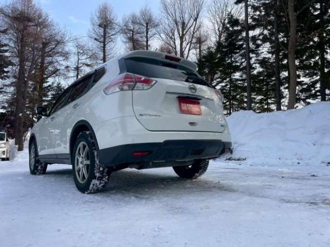 エクストレイル2.0 20S 2列車 4WD　ETC　パワステ　パワーウィンドウ　ABS　アイドリングストップ　エアコン　ナビ　キーレスエントリー　寒冷地仕様 2000