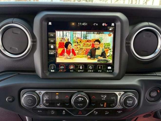 ラングラーアンリミテッド サハラ 3.6L 4WD　エアコン　クルーズコントロール　パワステ　パワーウィンドウ　フロントカメラ　サイドカメラ　バックカメラ　キーレスエントリー　アルミホイール　ABS　横滑り防止装置　盗難防止装置　フルセグTV 正規輸入車 3600