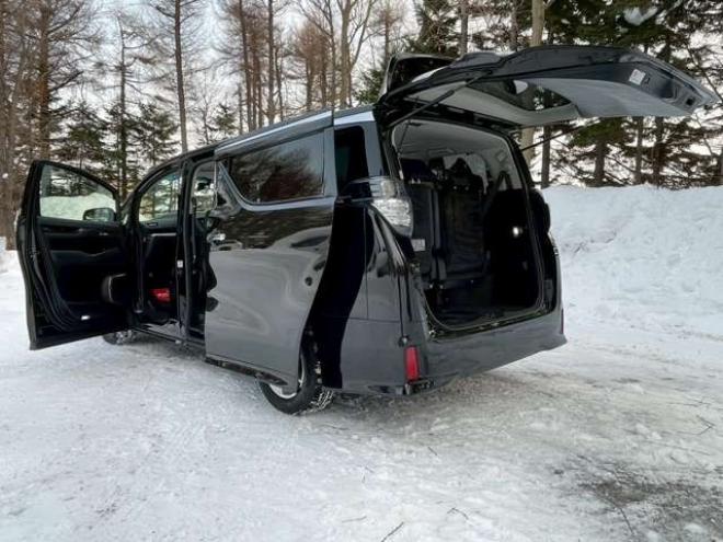 ヴェルファイア2.5 Z Gエディション 4WD　クルーズコントロール　アイドリングストップ　ABS　エアコン　パワステ　パワーウィンドウ　スマートキー　キーレス　オットマン　電動シート　3列シート　両側電動スライドドア　アルミホイール　MTモード 2500