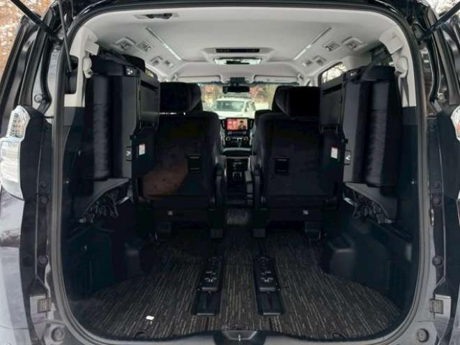 ヴェルファイア2.5 Z Gエディション 4WD　クルーズコントロール　アイドリングストップ　ABS　エアコン　パワステ　パワーウィンドウ　スマートキー　キーレス　オットマン　電動シート　3列シート　両側電動スライドドア　アルミホイール　MTモード 2500