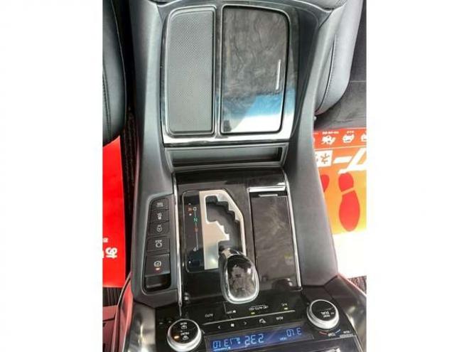 ヴェルファイア2.5 Z Gエディション 4WD　クルーズコントロール　アイドリングストップ　ABS　エアコン　パワステ　パワーウィンドウ　スマートキー　キーレス　オットマン　電動シート　3列シート　両側電動スライドドア　アルミホイール　MTモード 2500