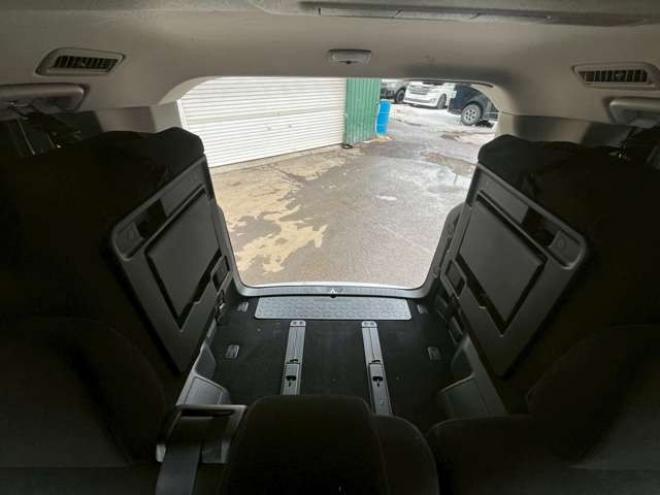 デリカD：5 2.4 G パワーパッケージ 4WD　ETC　アルパインBIGナビ　バックカメラ　両側電動スライドドア　パワステ　パワーウィンドウ　純正アルミ　クルーズコントロール　エアコン　キーレスエントリー　横滑り防止装置　盗難防止装置　3列シート 2400