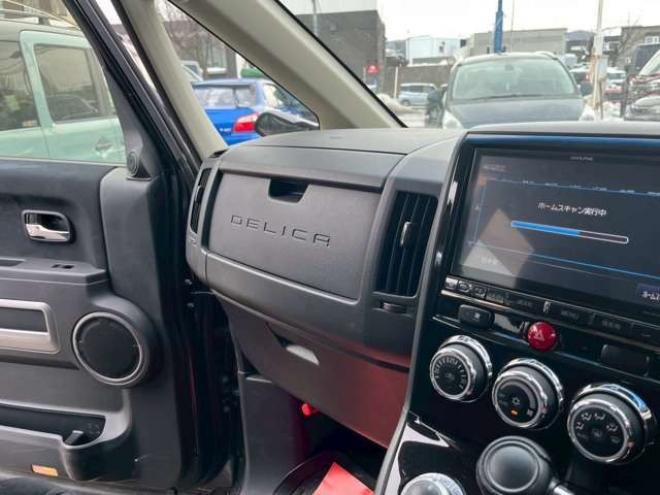 デリカD：5 2.4 G パワーパッケージ 4WD　ETC　アルパインBIGナビ　バックカメラ　両側電動スライドドア　パワステ　パワーウィンドウ　純正アルミ　クルーズコントロール　エアコン　キーレスエントリー　横滑り防止装置　盗難防止装置　3列シート 2400