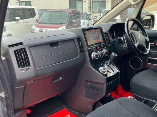 デリカD：5 2.4 G パワーパッケージ 4WD　ETC　アルパインBIGナビ　バックカメラ　両側電動スライドドア　パワステ　パワーウィンドウ　純正アルミ　クルーズコントロール　エアコン　キーレスエントリー　横滑り防止装置　盗難防止装置　3列シート 2400