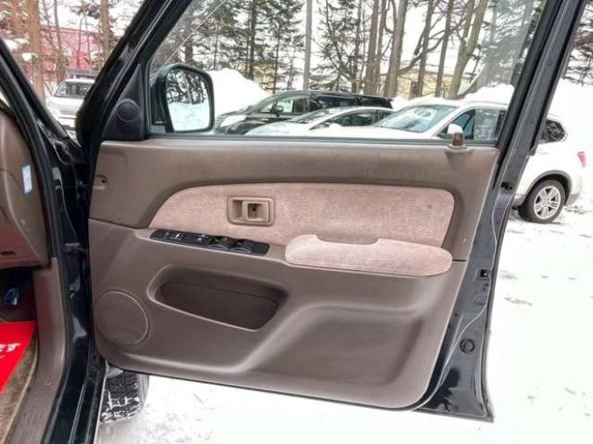 ハイラックスサーフ2.7 SSR-G 4WD　パワステ　パワーウィンドウ　キーレス　エアコン　ABS　ルーフレール　アルミホイール　寒冷地仕様　CD 2700