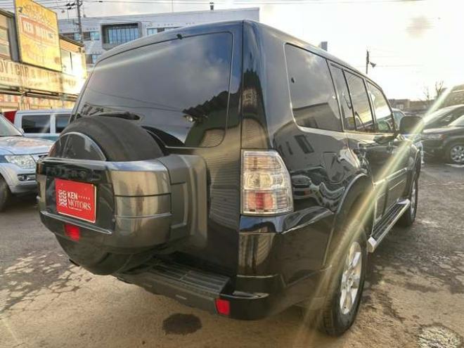 パジェロ3.2 ロング GR ディーゼルターボ 4WD　リフトアップ(ジャオス)　パワステ　パワーウィンドウ　社外ナビ　バックカメラ　純正アルミホイール　ETC　シートヒーター　3列シート　横滑り防止装置　盗難防止装置　ABS　キーレスエントリー 3200