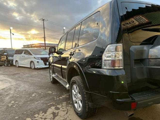 パジェロ3.2 ロング GR ディーゼルターボ 4WD　リフトアップ(ジャオス)　パワステ　パワーウィンドウ　社外ナビ　バックカメラ　純正アルミホイール　ETC　シートヒーター　3列シート　横滑り防止装置　盗難防止装置　ABS　キーレスエントリー 3200