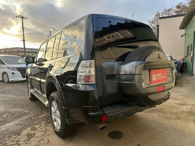 パジェロ3.2 ロング GR ディーゼルターボ 4WD　リフトアップ(ジャオス)　パワステ　パワーウィンドウ　社外ナビ　バックカメラ　純正アルミホイール　ETC　シートヒーター　3列シート　横滑り防止装置　盗難防止装置　ABS　キーレスエントリー 3200