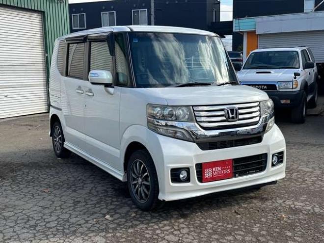 N-BOXカスタムG Lパッケージ 4WD　社外ナビ　左側電動スライドドア　バックカメラ　純正アルミホイール　キーレスエントリー　ABS　パワーウィンドウ　パワステ　盗難防止装置 660