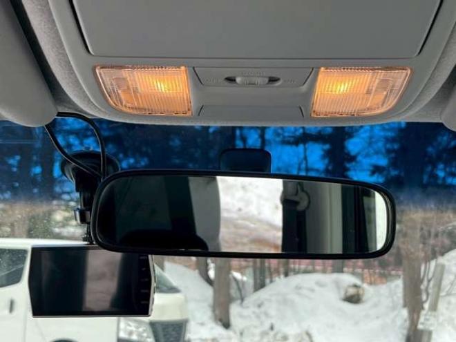 ステップワゴン2.0 スパーダ Z クールスピリット 4WD　純正地デジナビ　エンジンスターター　クルーズコントロール　フリップダウン　ABS　パワステ　パワーウィンドウ　キーレスエントリー　スマートキー　3列シート　両側電動スライドドア　社外アルミ 2000