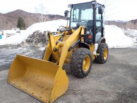 ホイールローダ　902C2  スノータイヤ