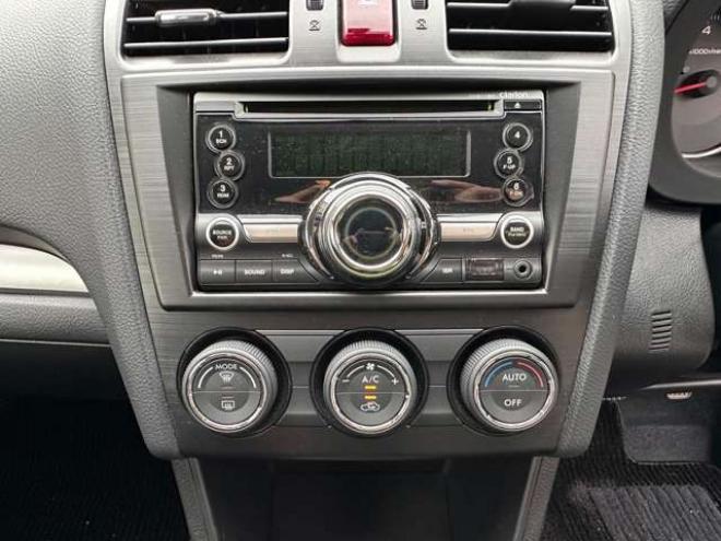 インプレッサスポーツ 1.6 i-L 4WD　アイドリングストップ　フォグランプ　横滑り防止装置　社外CDオーディオ　純正アルミホイール夏　社外アルミホイール冬 1600