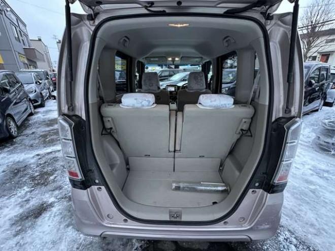 N-BOXカスタムG Lパッケージ 4WD　左側パワースライドドア　SDナビ　　バックモニター　社外アルミホイール冬　社外アルミホイール夏　プッシュスタート　キーレスキー 660