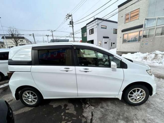 フリードスパイク1.5 G ジャストセレクション 4WD　 1500