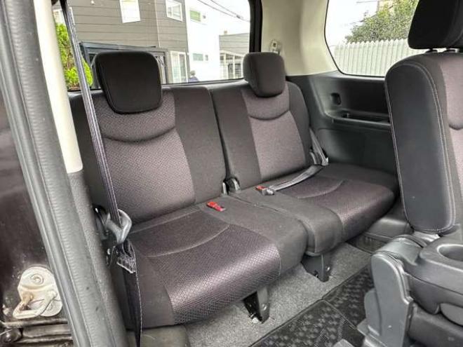 セレナ2.0 ハイウェイスター Vセレクション 4WD　両側ワンタッチオートスライドドア　アイドリングトップ　横滑り防止装置　プッシュスタート　クルーズコントロール　社外アルミホイール夏 2000