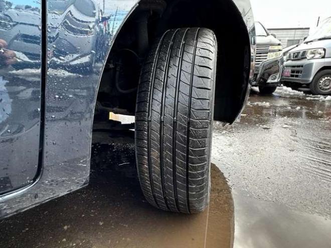 フィット1.5 e:HEV ホーム 4WD　純正ナビ　Bluetooth　バックカメラ　クルーズコントロール　コーナーセンサー　ハーフレザーシート　ETC　ミラーヒーター　横滑り防止装置　ブレーキホールド　USB前後　社外アルミホイール夏 1500