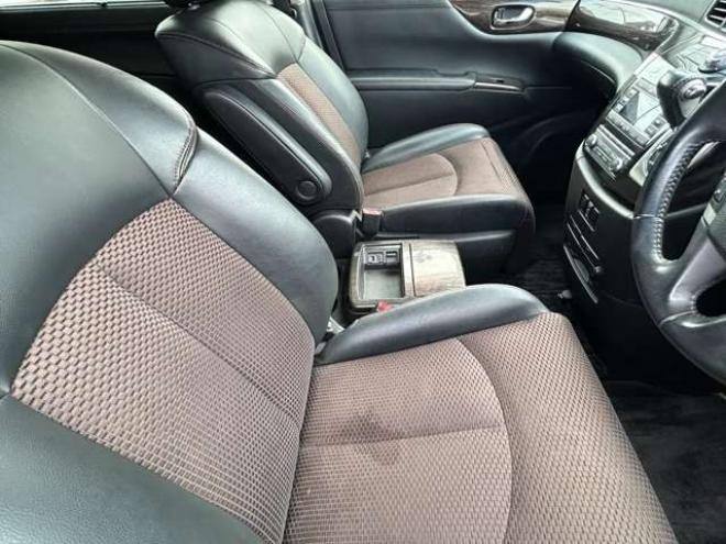 エルグランド2.5 250ハイウェイスター 4WD　パワースライドドア　ナビフルセグTVバックモニター 2500