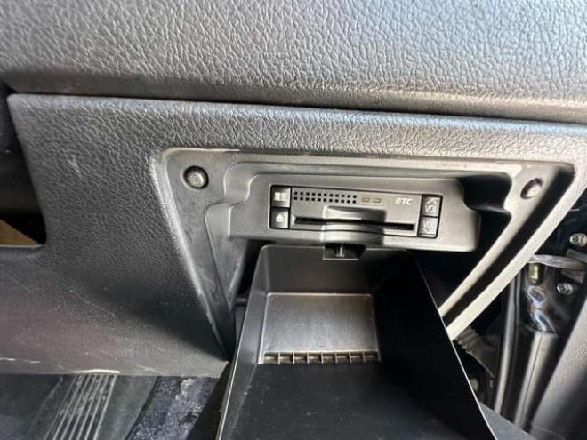 ヴォクシー2.0 ZS 4WD　両側パワースライドドア　プッススタート 2000