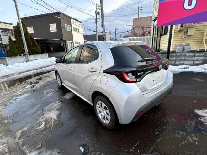 ヤリス1.5 X 4WD　衝突安全ボディー　オートライト　ナビバックモニター　ETC　衝突軽減ブレーキシステム　　レーンアシスト 1500