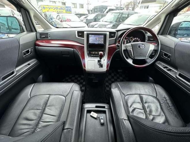 アルファード2.4 240S 4WD　片側パワースライドドア　社外ナビ　地デジ　ビルトインETC　横滑り防止装置　コーナーセンサー　社外19インチアルミホイール夏　プッシュスタート 2400