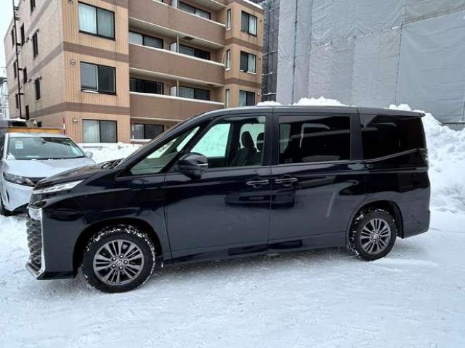 ヴォクシー2.0 S-G 4WD　バックモニター　左右電動スライドドア　衝突軽減ブレーキアクセル踏み間違いブレーキ　ETCレーンキープアシスト 2000