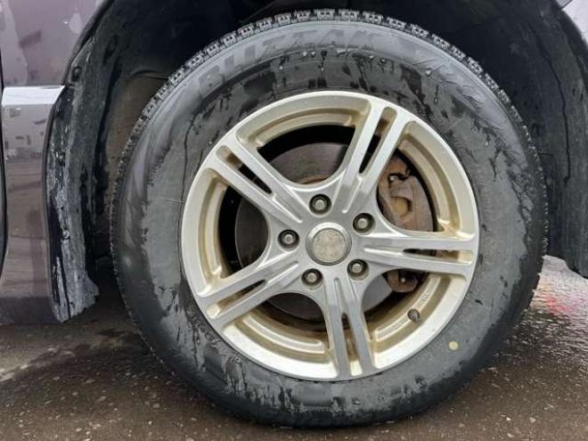 セレナ2.0 ハイウェイスター 4WD　アイドリングストップ　プッシュスタート 2000