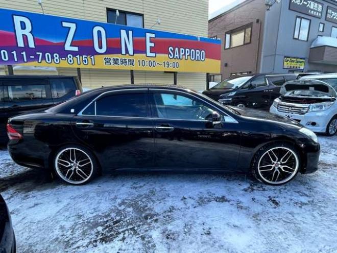 クラウンロイヤル 3.0 ロイヤルサルーン i-Four Uパッケージ 4WD　クルーズコントロール　ナビフルセグTVバックモニター　Uパッケージ 3000