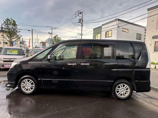 セレナ2.0 ハイウェイスター Vセレクション 4WD　両側ワンタッチオートスライドドア　ETC 2000