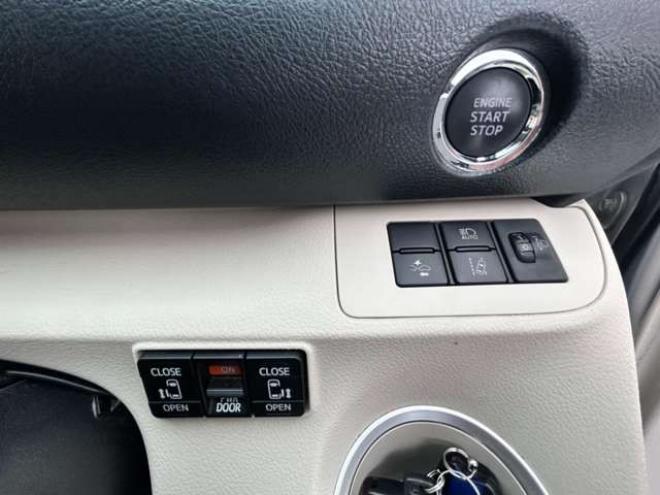 シエンタ1.5 G 4WD　左右電動スライドドア　ビルトインETC　ナビフルセグTVバックモニター　プリクラッシュブレーキ 1500