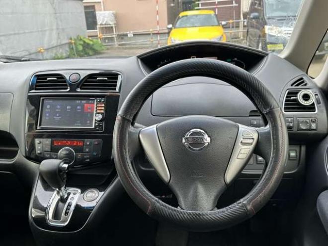 セレナ2.0 ハイウェイスター 4WD　左側パワースライドドア　Bluetooth 2000