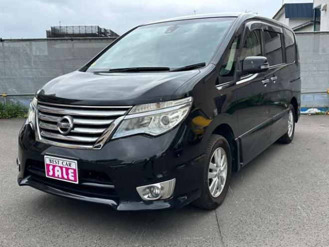 セレナ2.0 ハイウェイスター 4WD　左側パワースライドドア　Bluetooth 2000