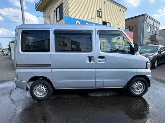 ミニキャブバン CD ハイルーフ 4WD　4WD切替スイッチ　FM/AMラジオ 660