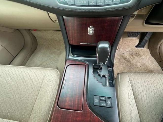 クラウンロイヤル 3.0ロイヤルサルーンi-Fourウェルキャブ全自動助手席回転スライドシート車Bタイプ 4WD　純正ナビ　バックモニター　インテリジェントキー　純正17インチアルミホイール冬　地デジ　プッシュスタート　クルーズコントロール　福祉車輌 3000