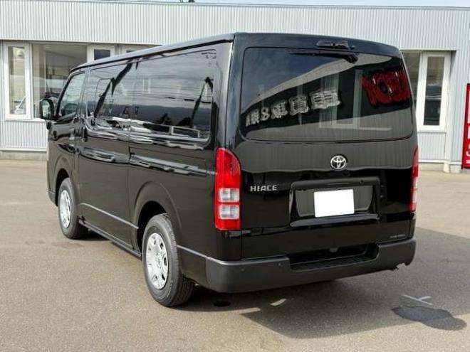 ハイエースバン2.8 DX ロング ディーゼルターボ 4WD　登録未使用車　寒冷地仕様　パノラミックビューモニター　デジタインナーミラー　LEDヘッドランプ　電動格納ミラーヒータ付　リアAC　リアヒーター　スライドドアイージークローザー　バックドアイージークローザー 登録済未使用車 2800