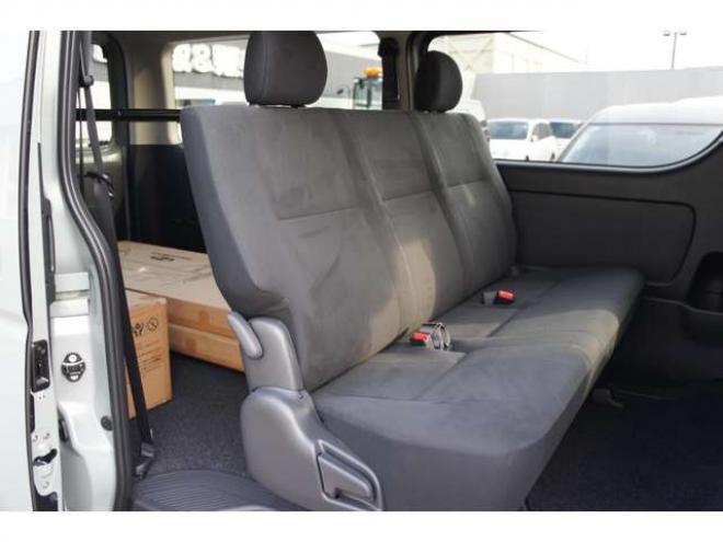 ハイエースバン2.8 スーパーGL ロング ディーゼルターボ 4WD　アースカラーPKG　登録済未使用車　アーバンカーキ　　両側パワースライドドア　デジタルインナーミラー　全方位カメラ　バックカメラ　寒冷地仕様　LEDヘッドライト　415コブラフラットベッドキット 登録済未使用車 2800