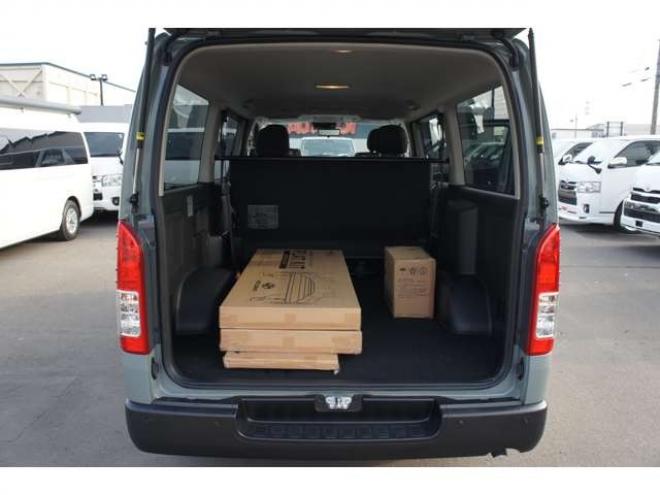 ハイエースバン2.8 スーパーGL ロング ディーゼルターボ 4WD　アースカラーPKG　登録済未使用車　アーバンカーキ　　両側パワースライドドア　デジタルインナーミラー　全方位カメラ　バックカメラ　寒冷地仕様　LEDヘッドライト　415コブラフラットベッドキット 登録済未使用車 2800