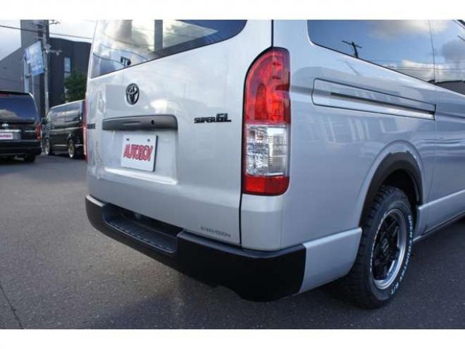 レジアスエース2.8 スーパーGL ロングボディ ディーゼルターボ 4WD　415COBRA丸目キット&CL3フロントリップ&ステージIリアスポ　415SAFARIオーバーフェンダー　ESSEXステラ16インチAW　TOYOオープンカントリーR/T　415COBRAベッドキット　寒冷地仕様　純正ETC 新品シートカバー 2800