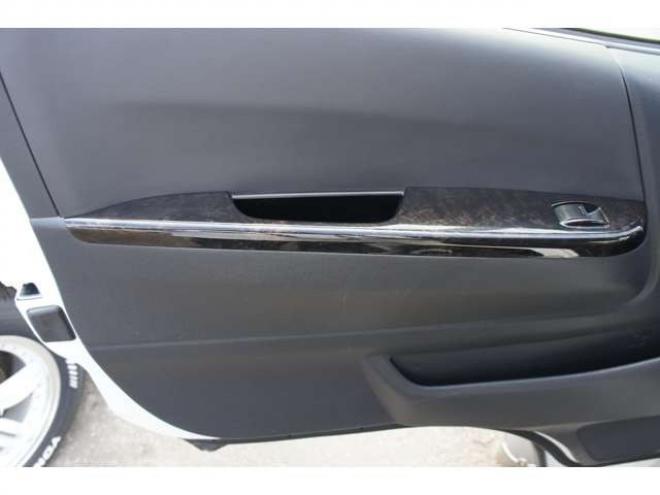 ハイエースバン2.8 スーパーGL ダークプライムII ロングボディ ディーゼルターボ 4WD　ESSEXカスタム　FリップスポイラーVer.4　サイドライナー　クワトロリアバンパー　プログレスIバッドパネル　17インチELホイール　ヨコハマPARADA　415COBRAフラットキット 2800