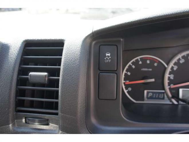 ハイエースバン2.8 DX ロング ディーゼルターボ 4WD　フロントシートセパレート仕様変更済　　　センターコンソール付　415COBRA丸目ライトキット&バッドラッカー16インチAW　415SAFARIフロントスポイラー　TOYOオープンカントリーR/T　電動格納ドアミラー 2800