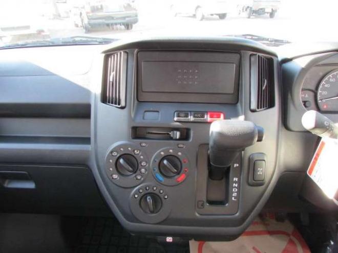 タウンエースバン1.5 GL 4WD　登録済未使用車/スマートアシスト/LEDヘッドライト/ベッドキット/MAD CROSS14インチホイール+ジオランダーX-AT/キーレス/アイドリングストップ 登録済未使用車 1500