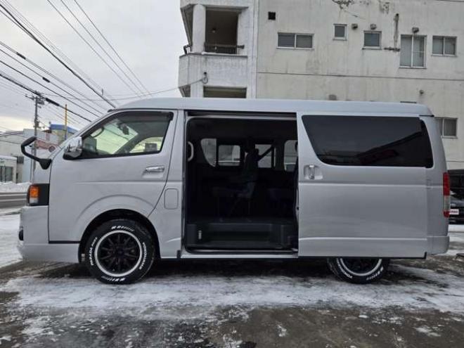 ハイエース2.7 GL ロング ミドルルーフ 4WD　寒冷地仕様　10人乗り　リアヒーター&クーラー　プッシュスタート　スマートキー　横滑り防止　オートライト　バックカメラ　純正ナビ　ワンセグTV　Bluetooth　CD/DVD　FM/AM　電動格納ミラー　ETC 2700
